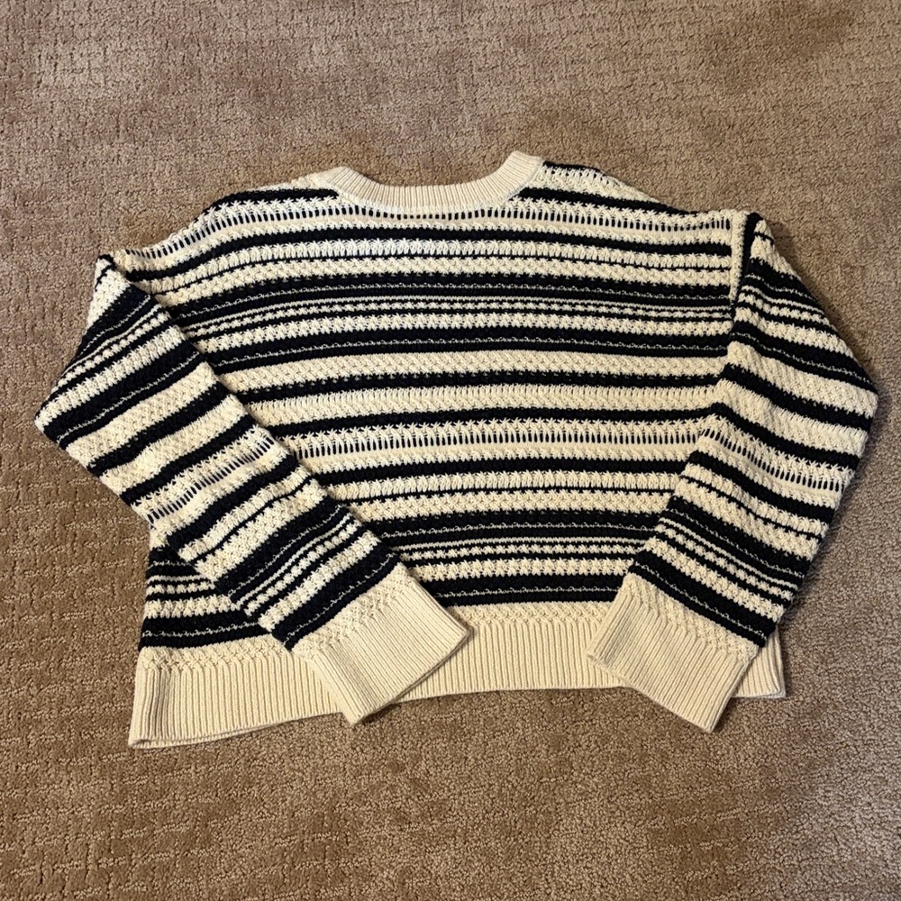 Tilly’s Full Tilt Sweater - Picture 3 of 3